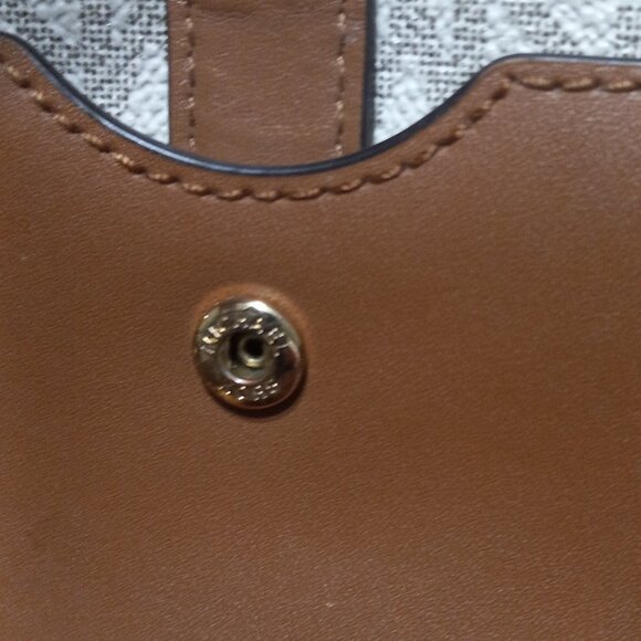 Micheal Kors Jet Set Small Logo Smartphone Convertible Crossbody Bag - Picture 9 of 16